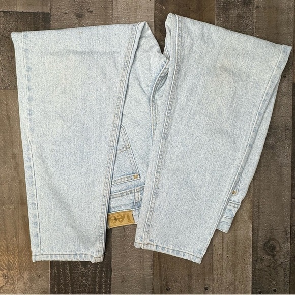 Vintage Lee Jeans High Waisted Relaxed Fit size 12 petite - Picture 5 of 9